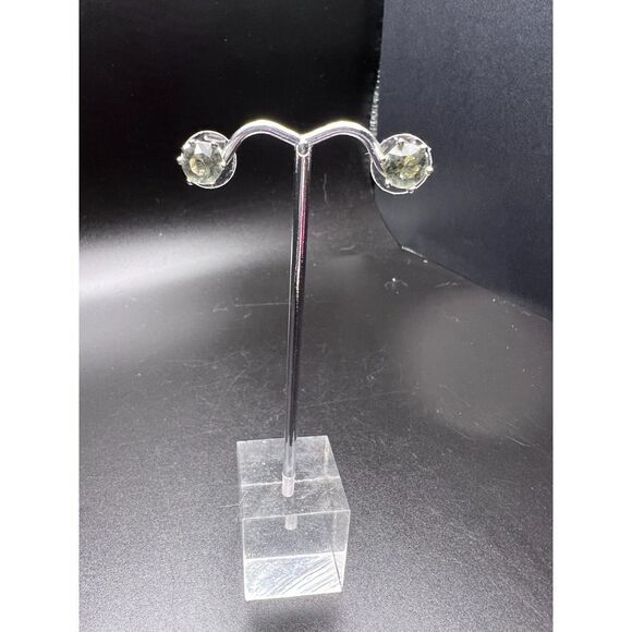 Peridot Stud Earrings - Picture 5 of 6